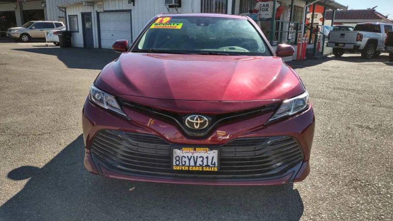 2019 Toyota Camry SE