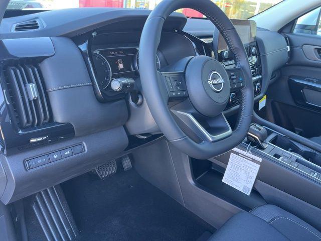 2025 Nissan Pathfinder SV FWD