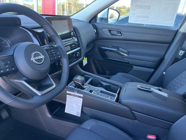 2025 Nissan Pathfinder SV FWD