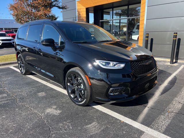 2026 Chrysler Pacifica Limited for sale in Jacksonville, NC