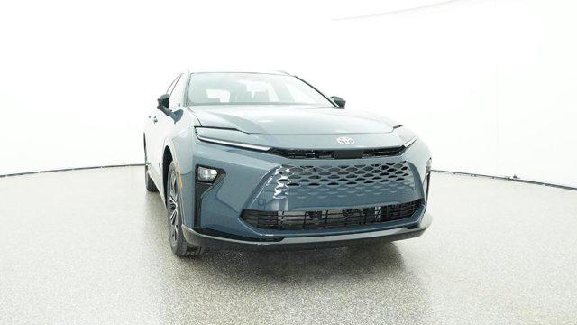 2025 Toyota Crown Signia XLE