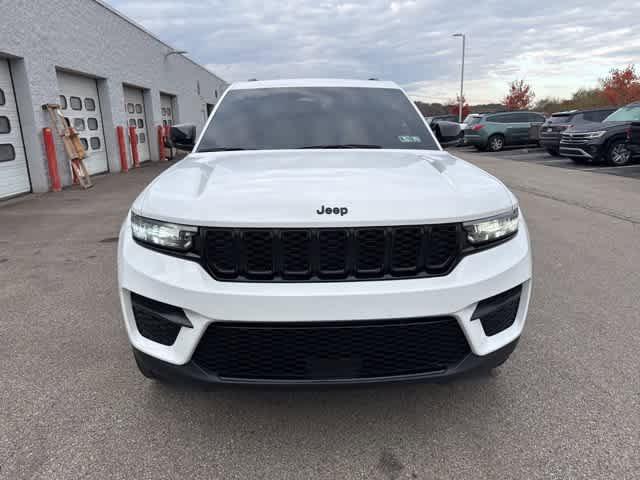 2023 Jeep Grand Cherokee Altitude 4x4 2023 Jeep Grand Cherokee Altitude 4x4
