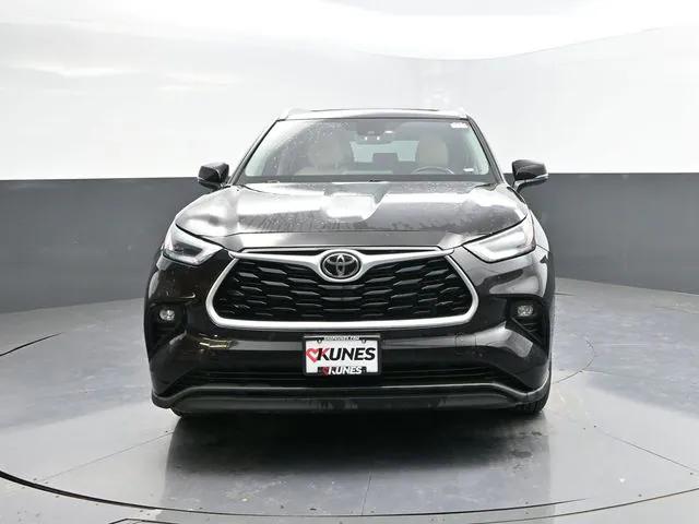 2022 Toyota Highlander XLE 2022 Toyota Highlander XLE
