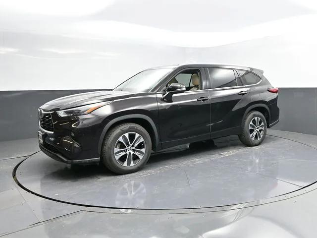 2022 Toyota Highlander XLE 2022 Toyota Highlander XLE