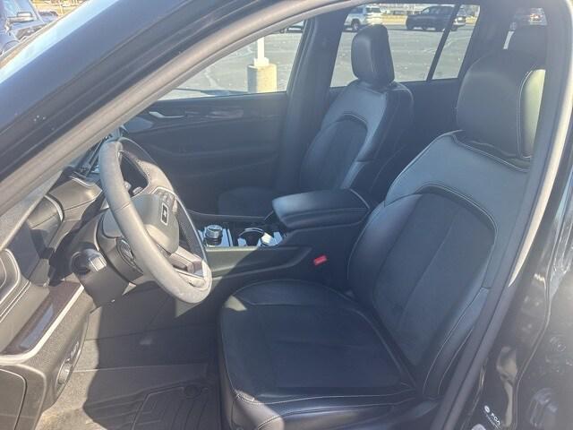 2023 Jeep Grand Cherokee Altitude 4x4 2023 Jeep Grand Cherokee Altitude 4x4