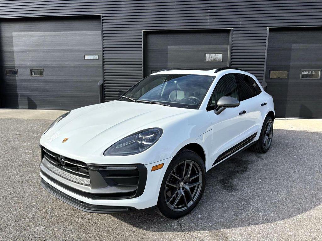 2025 Porsche Macan T's photo
