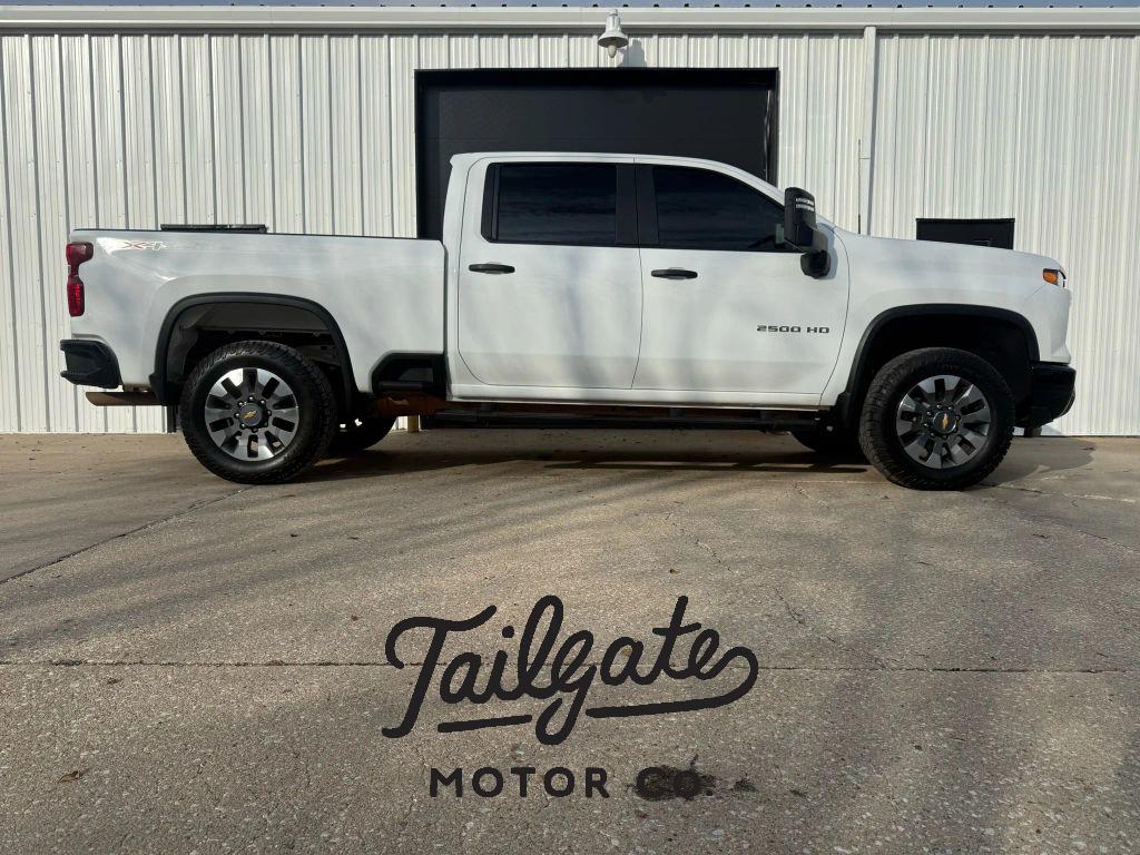 2024 Chevrolet Silverado 2500HD Custom's photo