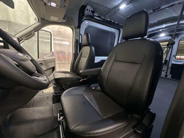 2026 Ford Transit Cargo Van T-250 148 Med Rf 9150 GVWR AWD
