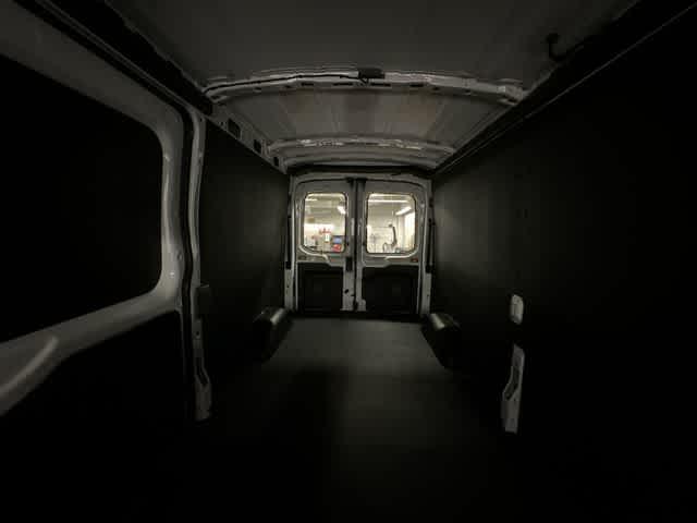 2026 Ford Transit Cargo Van T-250 148 Med Rf 9150 GVWR AWD