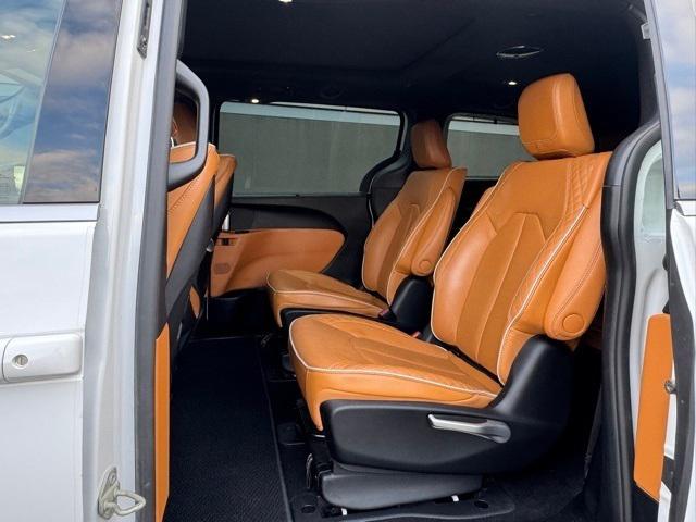 2023 Chrysler Pacifica Hybrid Pinnacle