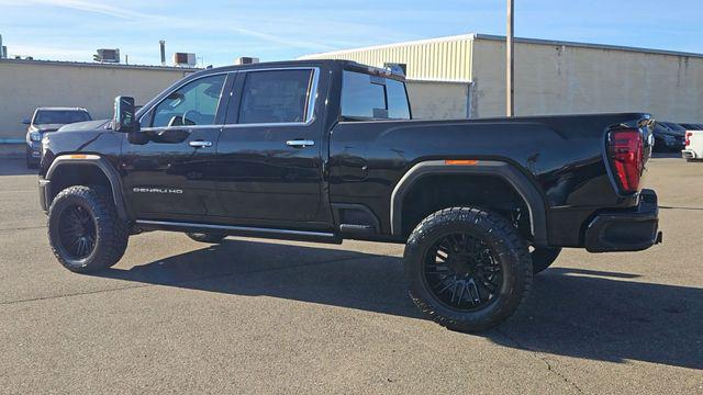 2026 GMC Sierra 2500HD Crew Cab, Standard Bed, Denali Ultimate, 4WD