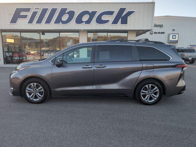 2021 Toyota Sienna XSE 2021 Toyota Sienna XSE