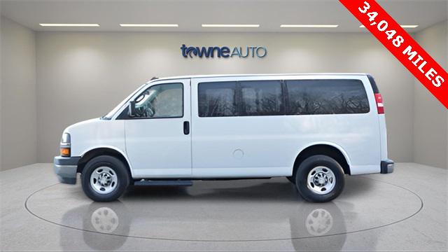 2021 Chevrolet Express Passenger RWD 3500 Regular Wheelbase LT
