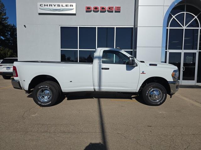 2024 RAM 3500 Tradesman Regular Cab 4x4 8 Box 2024 RAM 3500 Tradesman Regular Cab 4x4 8 Box