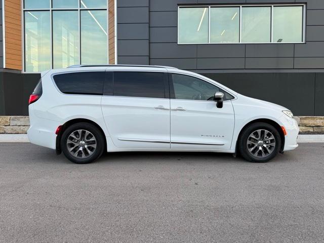 2023 Chrysler Pacifica Hybrid Pinnacle