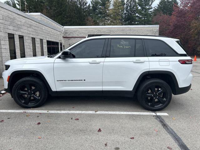 2023 Jeep Grand Cherokee Limited 4x4 2023 Jeep Grand Cherokee Limited 4x4