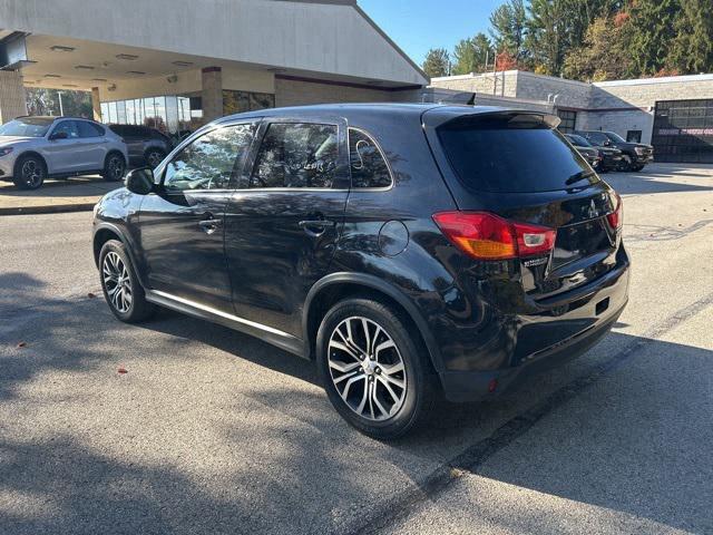 2017 Mitsubishi Outlander Sport 2.0 LE 2017 Mitsubishi Outlander Sport 2.0 LE