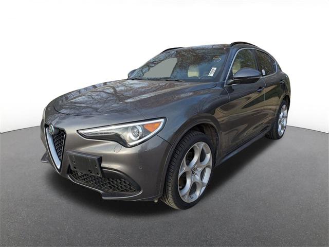 2023 Alfa Romeo Stelvio Lusso AWD