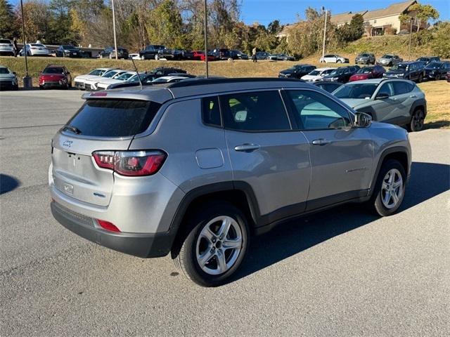 2024 Jeep Compass Latitude 4x4 2024 Jeep Compass Latitude 4x4