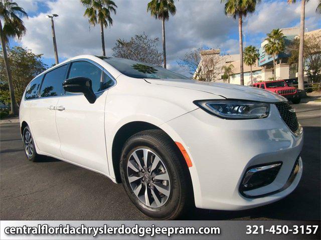 2025 Chrysler Pacifica Hybrid Select 2025 Chrysler Pacifica Hybrid Select