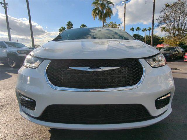 2025 Chrysler Pacifica Hybrid Select 2025 Chrysler Pacifica Hybrid Select