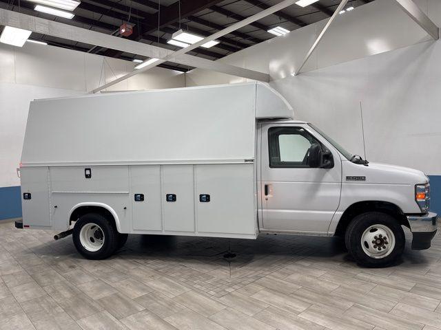 2021 Ford E-450 Cutaway Base 2021 Ford E-450 Cutaway Base