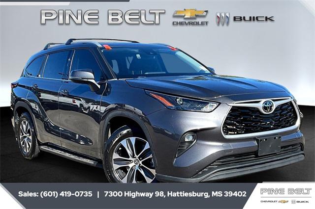 2022 Toyota Highlander XLE 2022 Toyota Highlander XLE