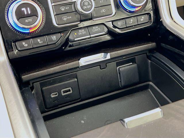 2022 GMC Yukon 4WD Denali