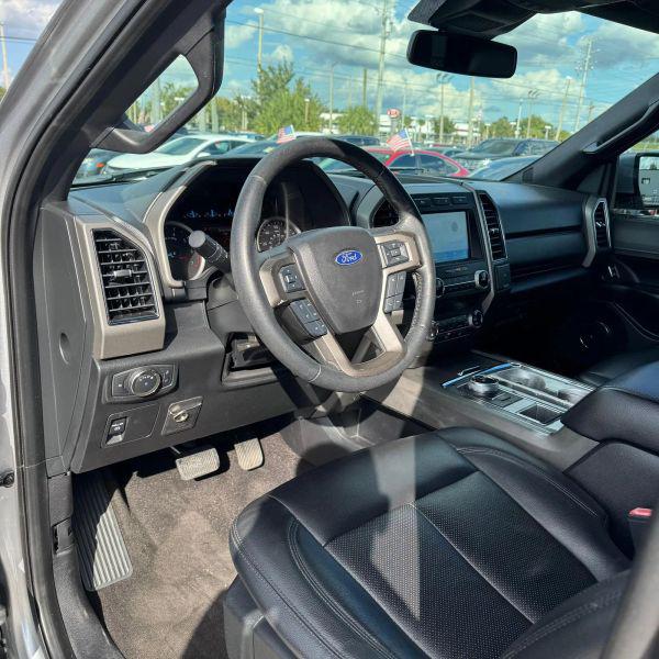 2020 Ford Expedition XLT