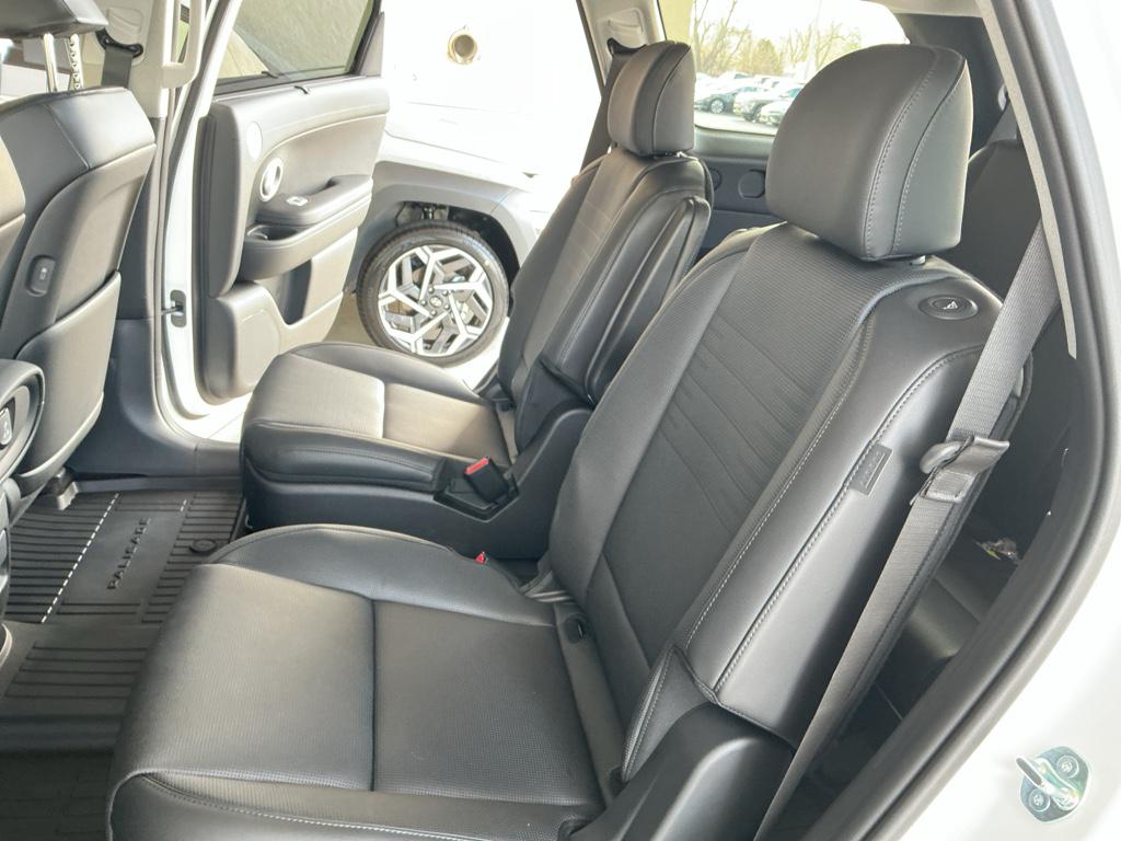 2026 Hyundai Palisade Limited - Photo 13