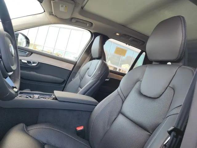 2026 Volvo XC90 Ultra, B6 AWD Gas (mild hybrid), Gasoline, Bright, 7 Seats