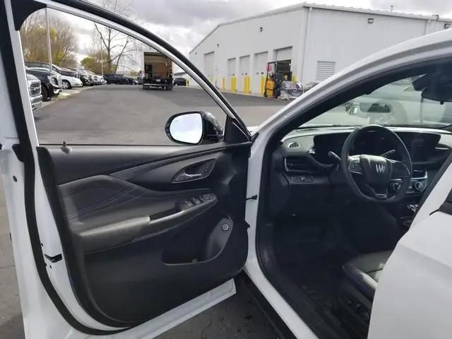 2026 Buick NV Sport Touring FWD