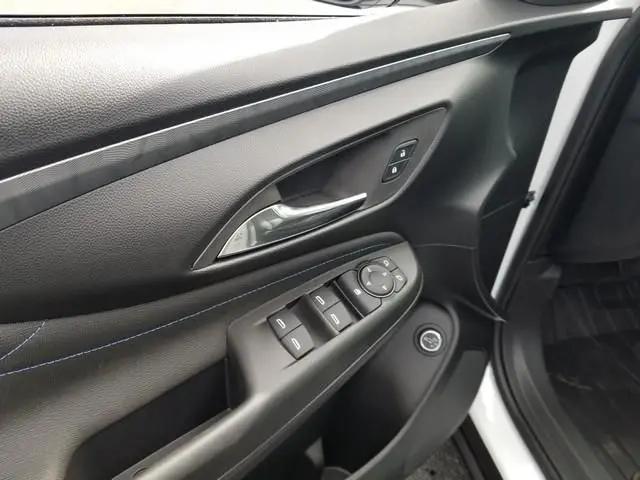 2026 Buick NV Sport Touring FWD
