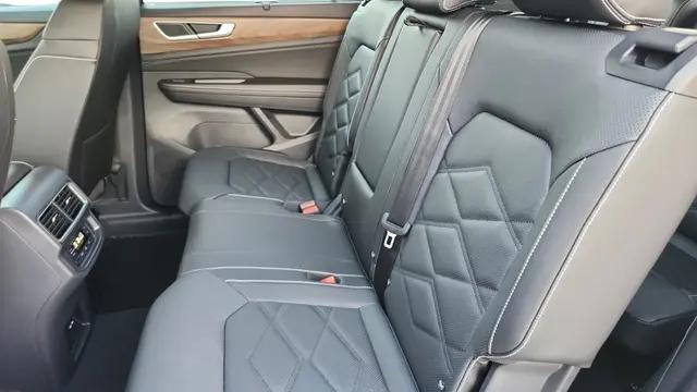 2026 Volkswagen Atlas SE with Technology