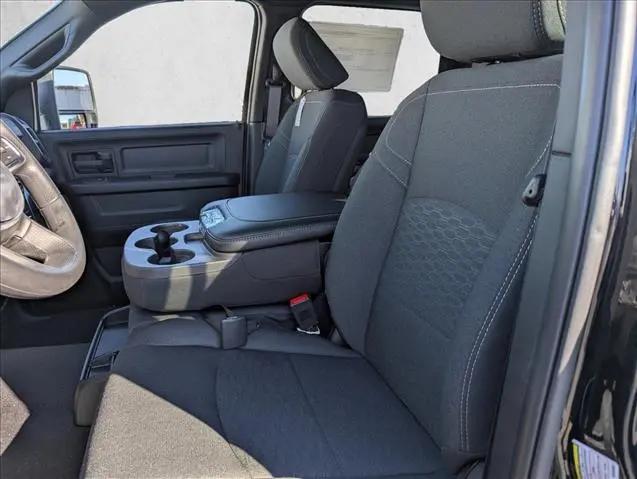 2026 Ram 2500 Black Express Crew Cab 4x4 6'4" Box