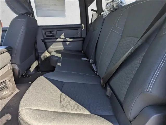 2026 Ram 2500 Black Express Crew Cab 4x4 6'4" Box