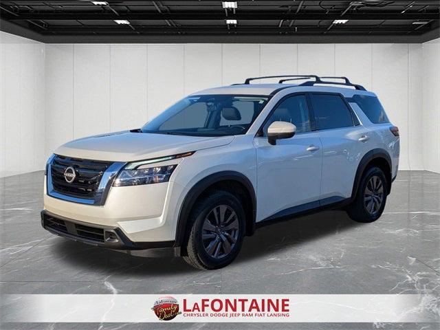 2022 Nissan Pathfinder SV