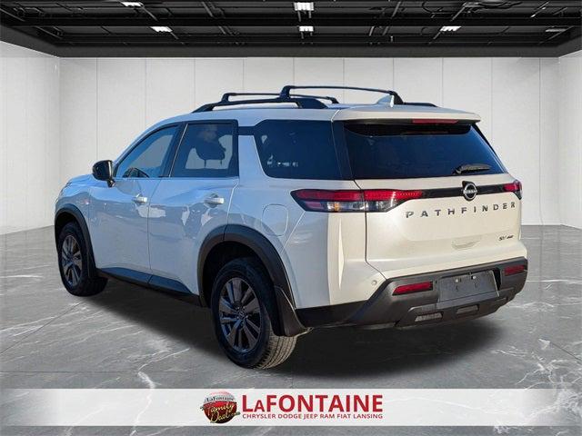 2022 Nissan Pathfinder SV