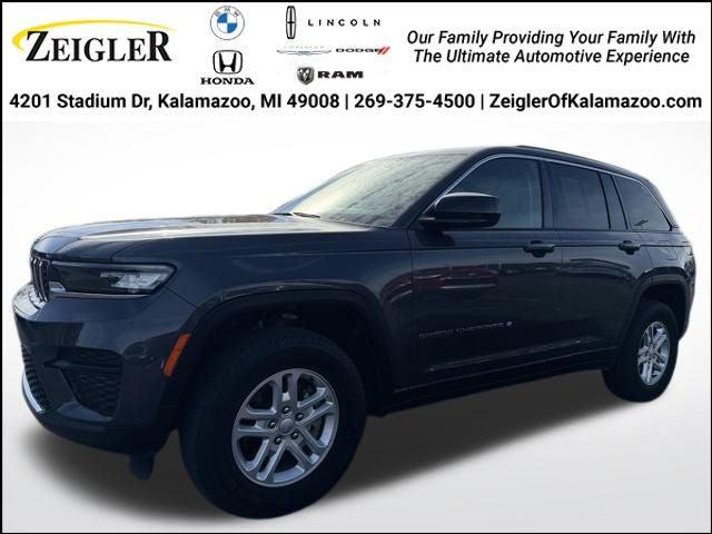 2023 Jeep Grand Cherokee Laredo 4x4 2023 Jeep Grand Cherokee Laredo 4x4