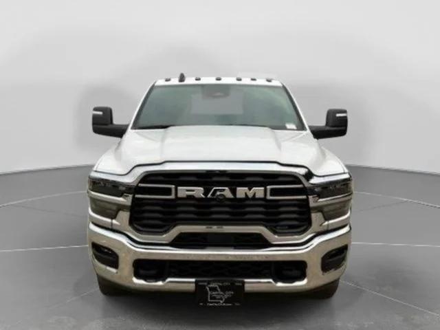 2026 RAM Ram 3500 Chassis Cab RAM 3500 TRADESMAN CREW CAB CHASSIS 4X4 60 CA 2026 RAM Ram 3500 Chassis Cab RAM 3500 TRADESMAN CREW CAB CHASSIS 4X4 60 CA