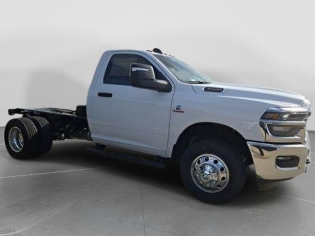 2026 RAM Ram 3500 Chassis Cab RAM 3500 TRADESMAN CHASSIS REGULAR CAB 4X4 60 CA