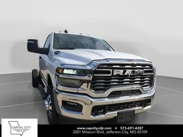 2026 RAM Ram 3500 Chassis Cab RAM 3500 TRADESMAN CHASSIS REGULAR CAB 4X4 60 CA 2026 RAM Ram 3500 Chassis Cab RAM 3500 TRADESMAN CHASSIS REGULAR CAB 4X4 60 CA