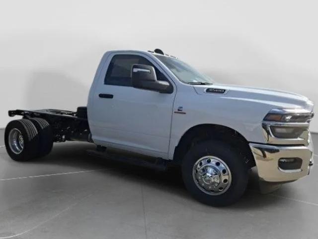 2026 RAM Ram 3500 Chassis Cab RAM 3500 TRADESMAN CHASSIS REGULAR CAB 4X4 60 CA 2026 RAM Ram 3500 Chassis Cab RAM 3500 TRADESMAN CHASSIS REGULAR CAB 4X4 60 CA
