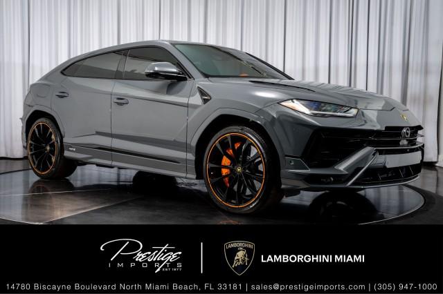 /2023 Lamborghini Urus