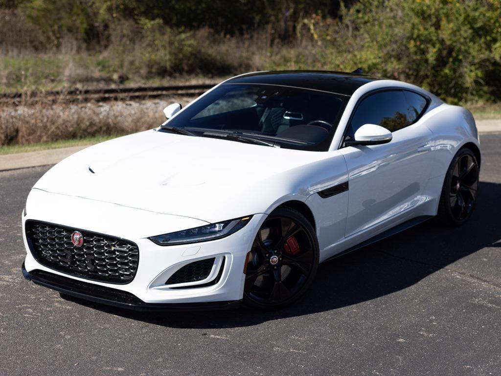 2023 Jaguar XE P450 R-Dynamic photo 4