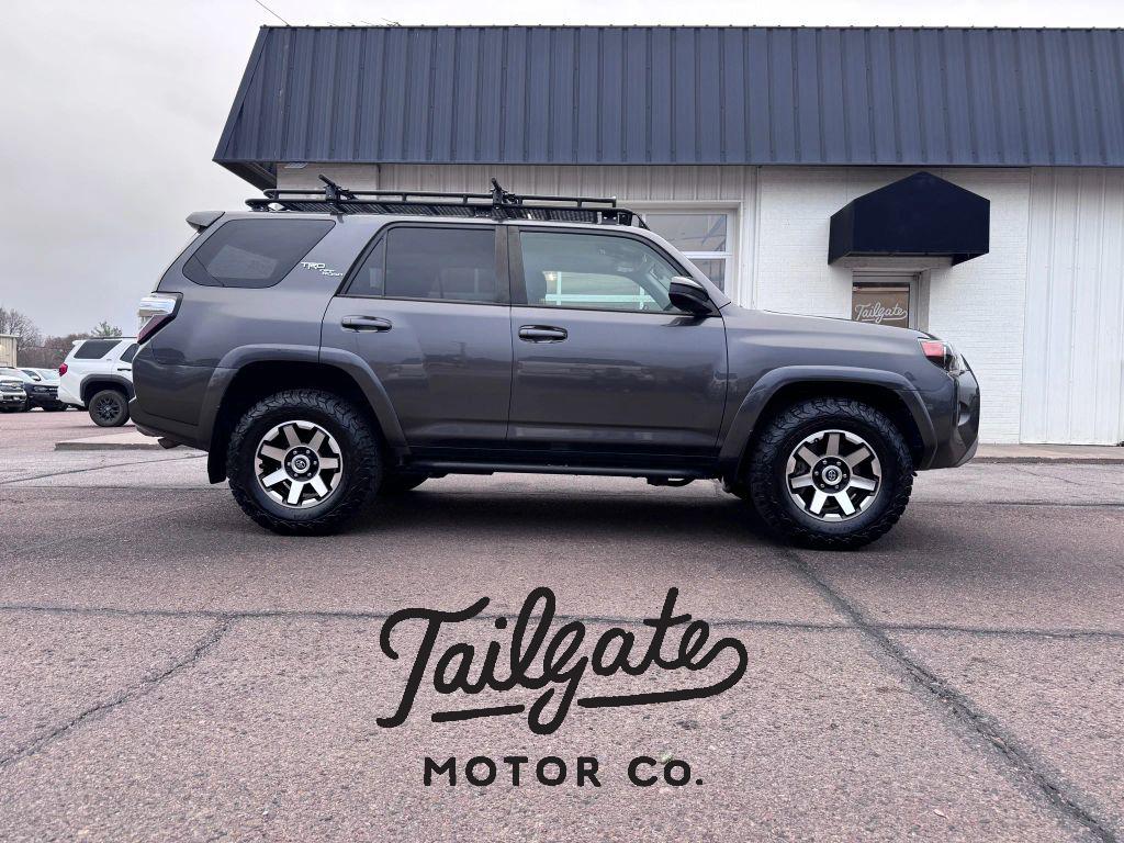 2018 Toyota 4Runner Off-Road's photo