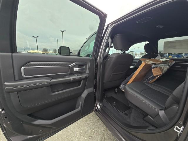 2026 Ram 3500 Big Horn Crew Cab 4x4 8 Box