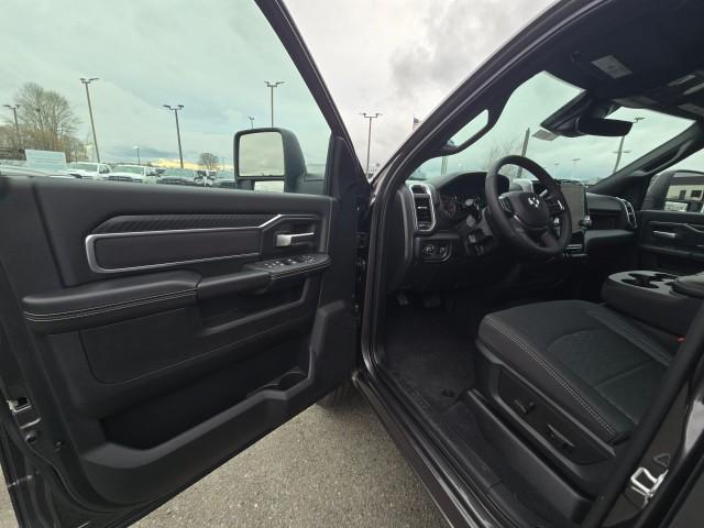 2026 Ram 3500 Big Horn Crew Cab 4x4 8 Box