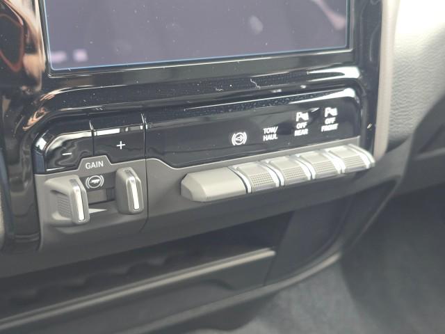 2026 Ram 3500 Big Horn Crew Cab 4x4 8 Box
