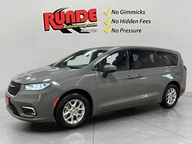 2023 Chrysler Pacifica Touring for sale in East Dubuque, IL